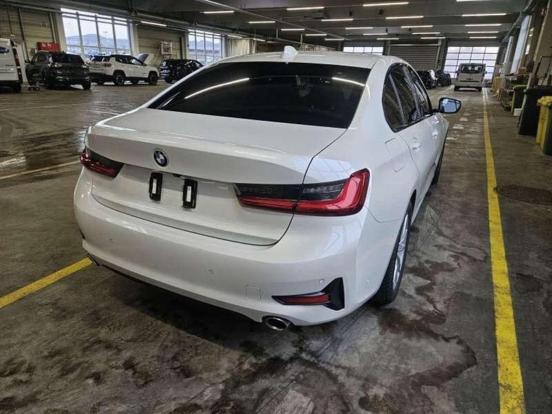 Gebraucht BMW 320 Sport Line 184 PS (135 kW) 2020 Weiß Limousine