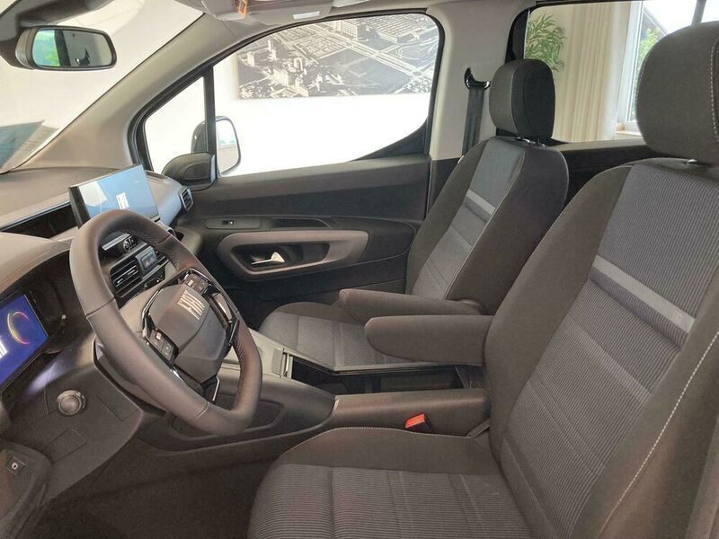 Neu Fiat Doblò 131 PS (96 kW) 2025 Van / Kleinbus