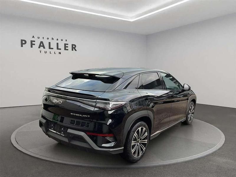 Gebraucht BYD Seal Comfort 230 kW (313 PS) 2025 Schwarz SUV