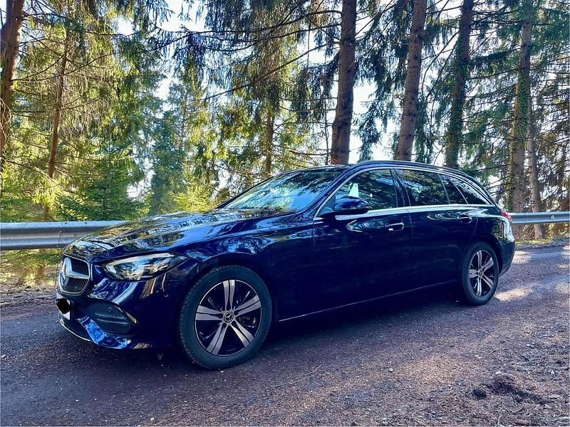 Gebraucht Mercedes C220 Avantgarde 200 PS (147 kW) 2022 Blau Kombi