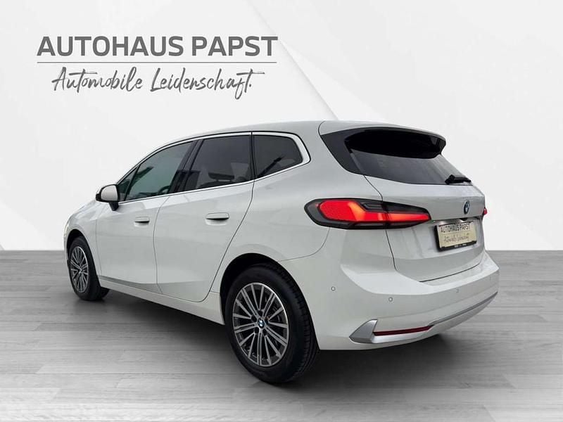 Gebraucht BMW 218 Luxury Line 150 PS (110 kW) 2023 Weiß Van / Kleinbus