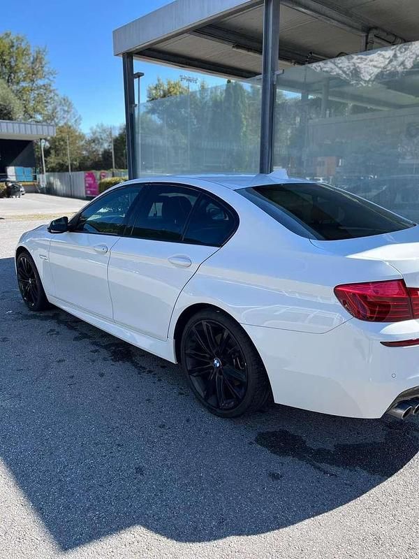 Gebraucht BMW 520 190 PS (139 kW) 2014 Weiß Limousine
