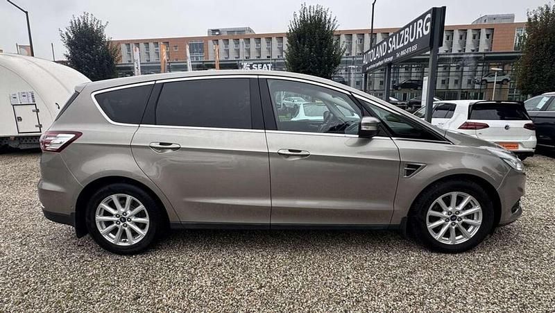 Gebraucht Ford S-MAX Titanium 150 PS (110 kW) 2015 Silber Van / Kleinbus