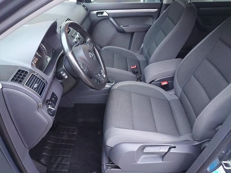 Gebraucht VW Touran 150 PS (110 kW) 2014 Mittelgrau  normal Van / Kleinbus