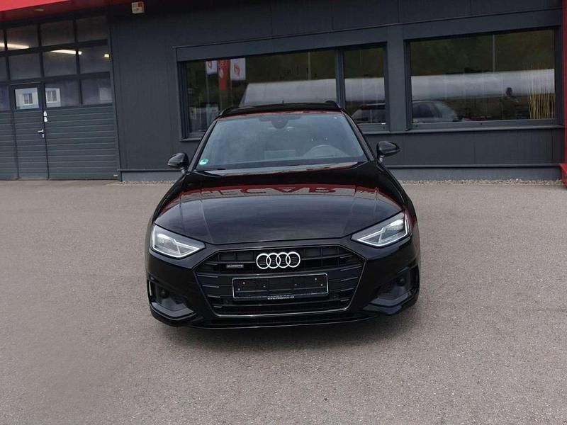 Schwarz Gebraucht 2020 Audi A4 Advanced Kombi | € 26.990 (Etwas zu teuer) - Bild 1/4
