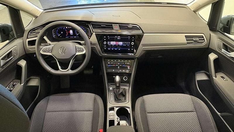 Neu VW Touran 150 PS (110 kW) 2025 Grau Van / Kleinbus