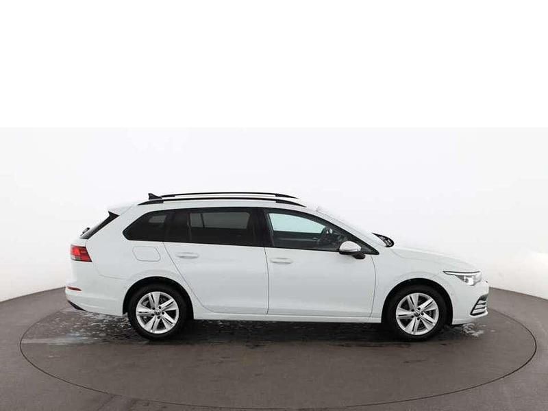 Gebraucht VW Golf VIII Life 131 PS (96 kW) 2023 Weiß Kombi