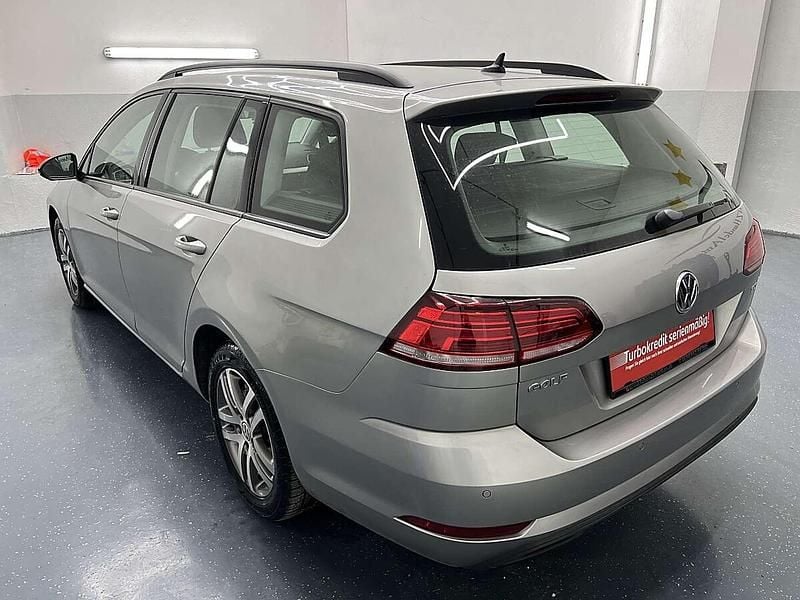 Gebraucht VW Golf VII Highline 116 PS (85 kW) 2018 Grau Limousine