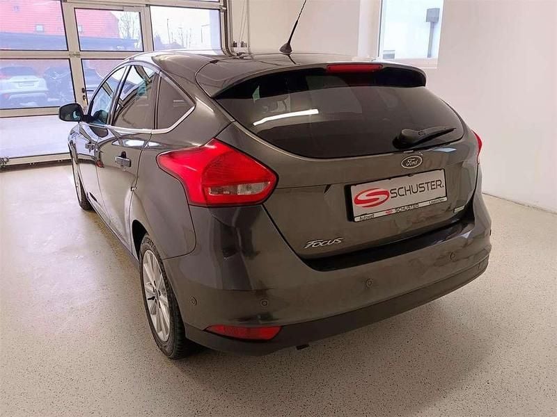 Gebraucht Ford Focus 101 PS (74 kW) 2016 Grau Limousine