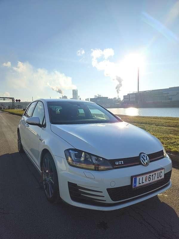 Gebraucht VW Golf VII GTI 230 PS (169 kW) 2014 Limousine