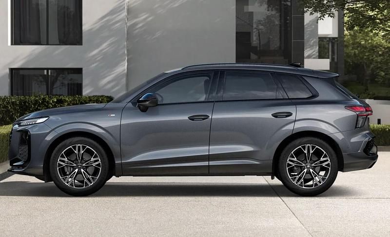 Neu Audi Q3 S-Line 204 PS (150 kW) 2025 Blau SUV