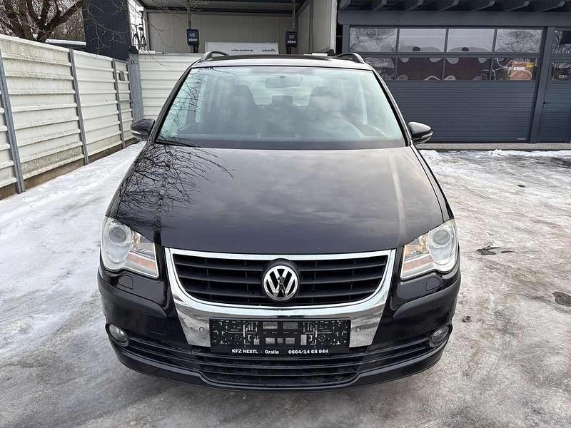 Gebraucht VW Touran Highline 105 PS (77 kW) 2010 Schwarz Van / Kleinbus