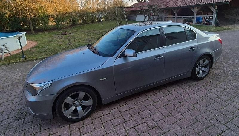 Grau Gebraucht 2005 BMW 530 Limousine | € 6.500 (Superpreis) - Bild 1/4