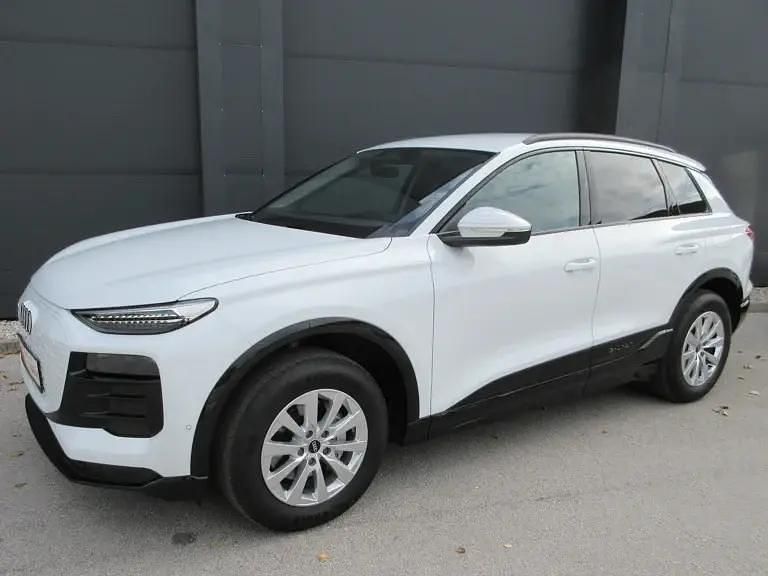 Gebraucht Audi Q6 e-tron 100 kW (136 PS) 2025 Weiss  metallic SUV