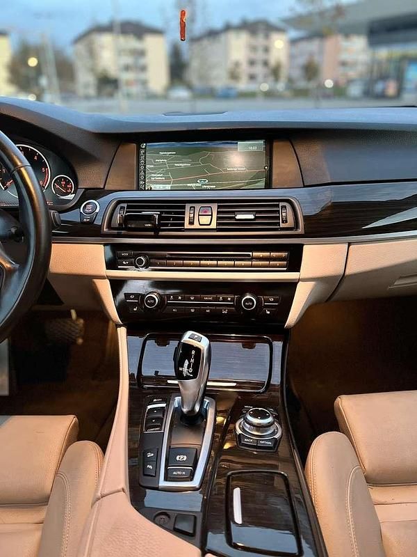 Gebraucht BMW 530 M Sport 258 PS (189 kW) 2013 Limousine