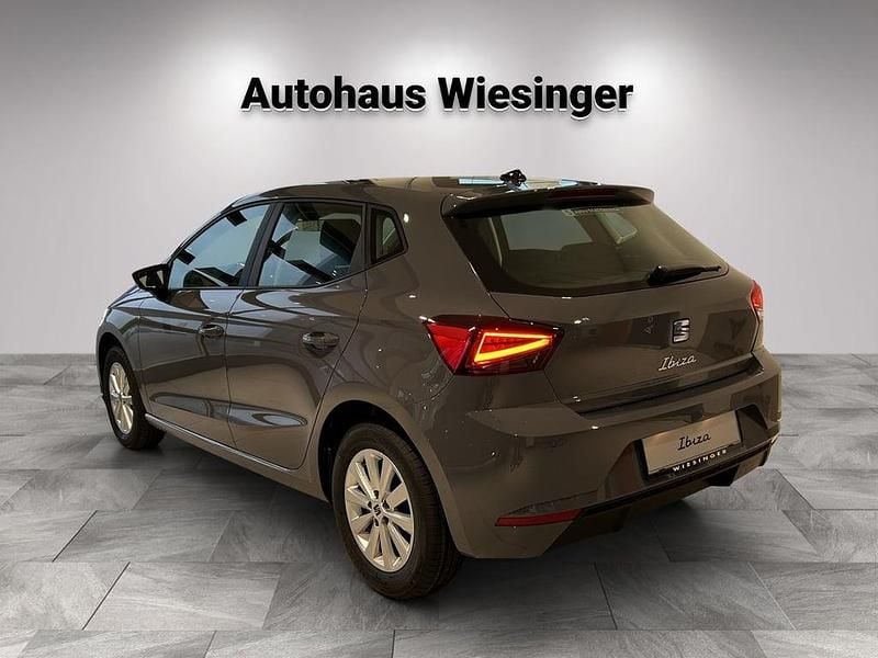 Neu Seat Ibiza Reference 95 PS (69 kW) 2025 Hellgrau  normal