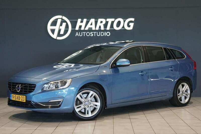 Blau Gebraucht 2013 Volvo V60 Summum Kombi | € 11.650 - Bild 1/4