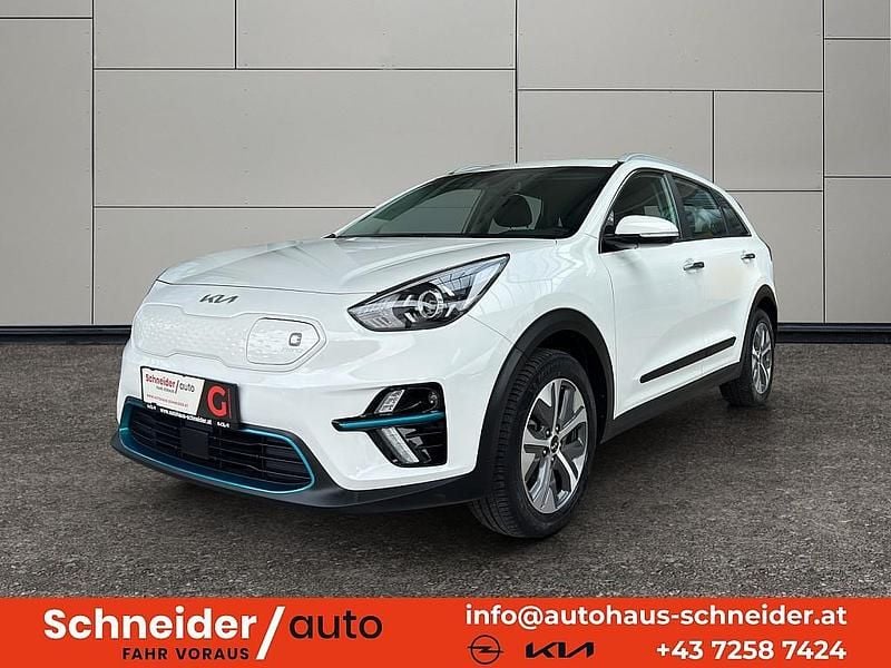 Weiß Gebraucht 2022 Kia e-Niro Silver SUV | € 21.877 (Superpreis) - Bild 1/4