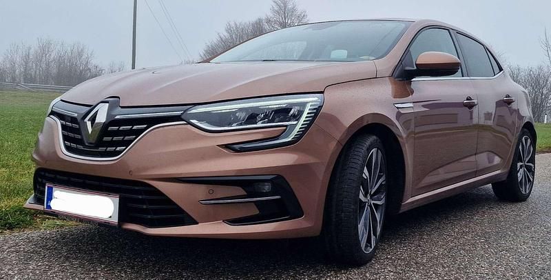 Bronze Gebraucht 2018 Renault Mégane IV Bose Edition Limousine | € 15.990 (Teuer) - Bild 1/4