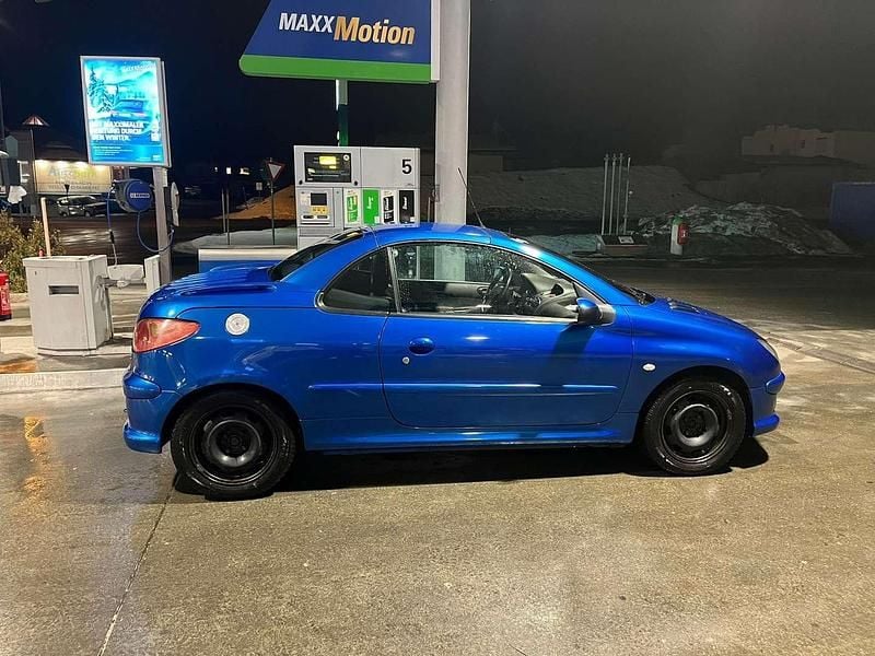 Gebraucht Peugeot 206 CC 109 PS (80 kW) 2003 Blau Cabrio