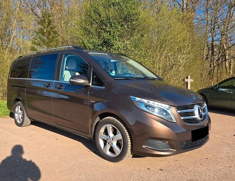 Gebraucht Mercedes V250 Avantgarde 190 PS (139 kW) 2015 Braun Van / Kleinbus