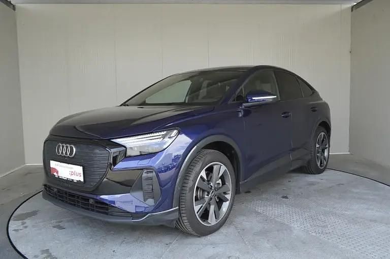 Mittelblau metallic Gebraucht 2023 Audi Q4 Sportback e-tron Advanced Plus SUV | € 48.900 (Etwas zu teuer) - Bild 1/4