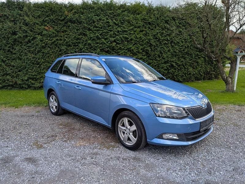 Blau Gebraucht 2015 Skoda Fabia Ambition Kombi | € 8.200 (Fairer Preis) - Bild 1/4