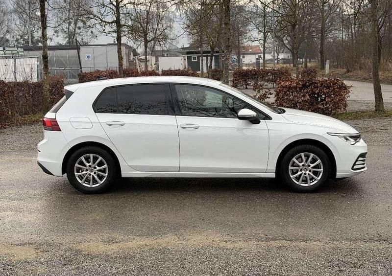 Gebraucht VW Golf VIII 90 PS (66 kW) 2021 Weiß Kleinwagen