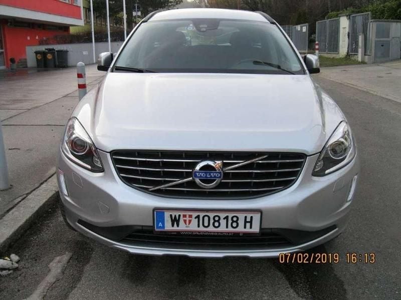 Gebraucht Volvo XC60 Business Edition 181 PS (133 kW) 2015 Silber SUV