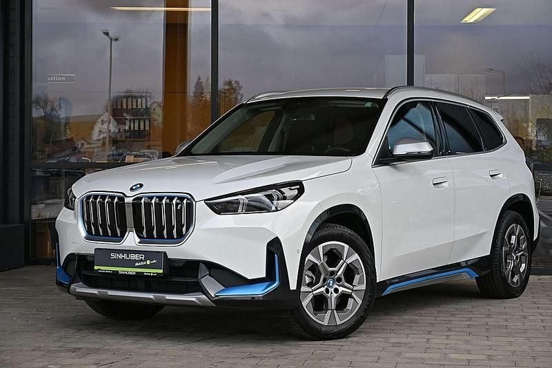 Gebraucht BMW iX1 xLine 200 kW (272 PS) 2023 Weiß SUV