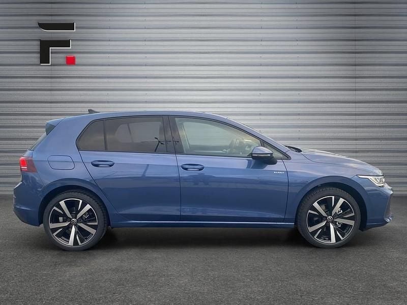 Neu VW Golf VIII 115 PS (84 kW) 2025 Mittelblau  normal