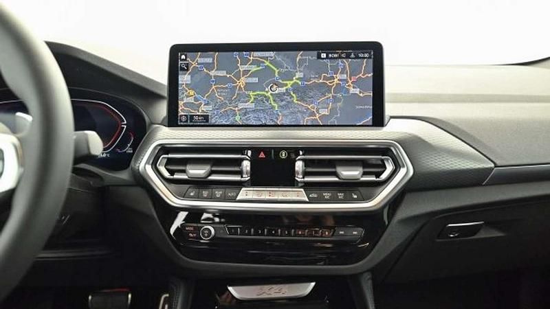 Gebraucht BMW X4 190 PS (139 kW) 2024 M brooklyn grau meta SUV