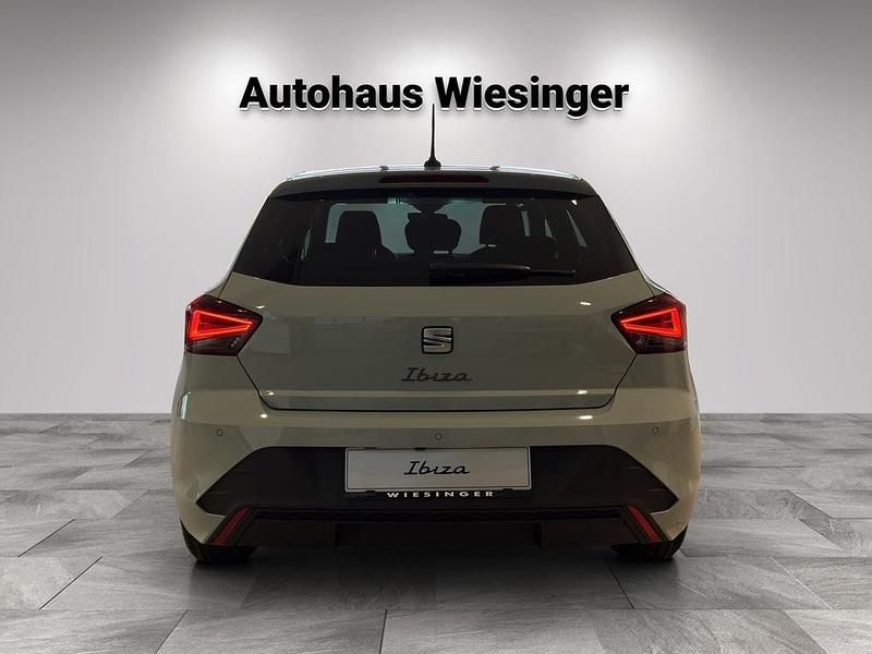 Neu Seat Ibiza Style 95 PS (69 kW) 2026 Hellgrau  metallic Kleinwagen