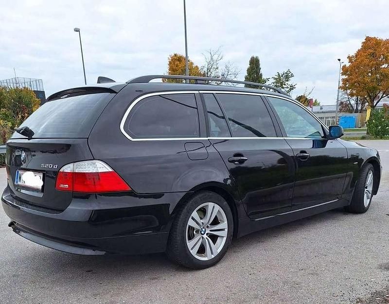 Gebraucht BMW 520 163 PS (119 kW) 2007 Schwarz Kombi