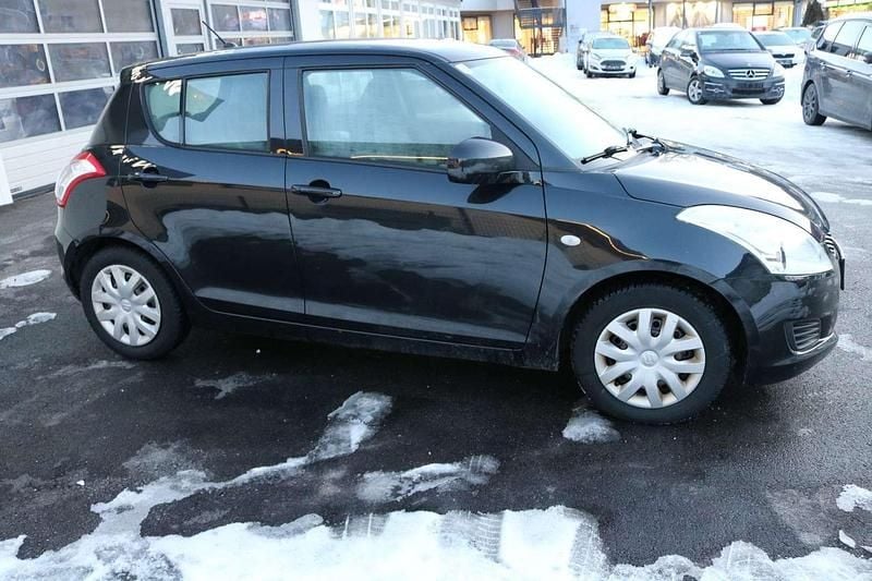 Gebraucht Suzuki Swift GL 90 PS (66 kW) 2011 Schwarz Limousine