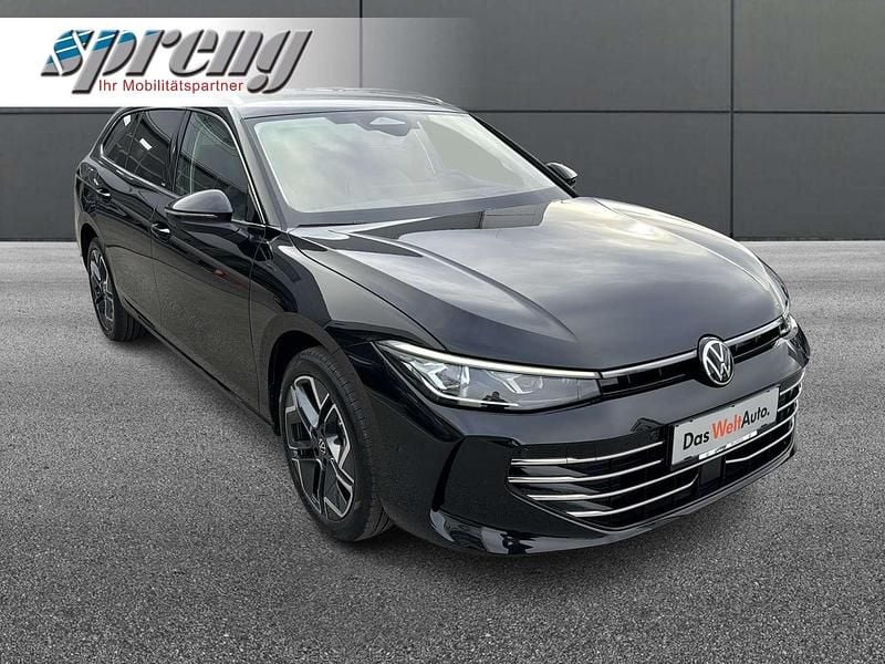 Gebraucht VW Passat Elegance 150 PS (110 kW) 2024 Schwarz Kombi