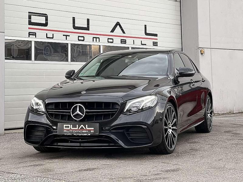 Schwarz Gebraucht 2016 Mercedes E220 AMG Limousine | € 32.900 (Teuer) - Bild 1/4