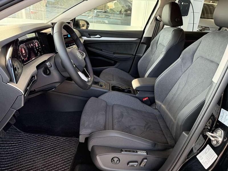 Gebraucht VW Golf VIII Business 116 PS (85 kW) 2025 Schwarz Kombi