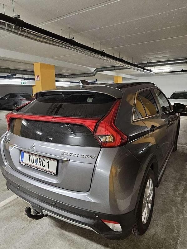 Gebraucht Mitsubishi Eclipse Cross Intense+ 163 PS (119 kW) 2019 Grau SUV