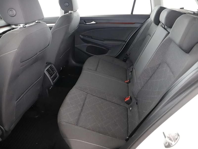 Gebraucht VW Golf VIII Life 116 PS (85 kW) 2022 Weiß Kombi