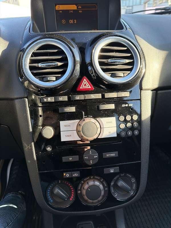 Gebraucht 2015 Opel Corsa Edition Limousine | € 6.999 - Bild 1/4