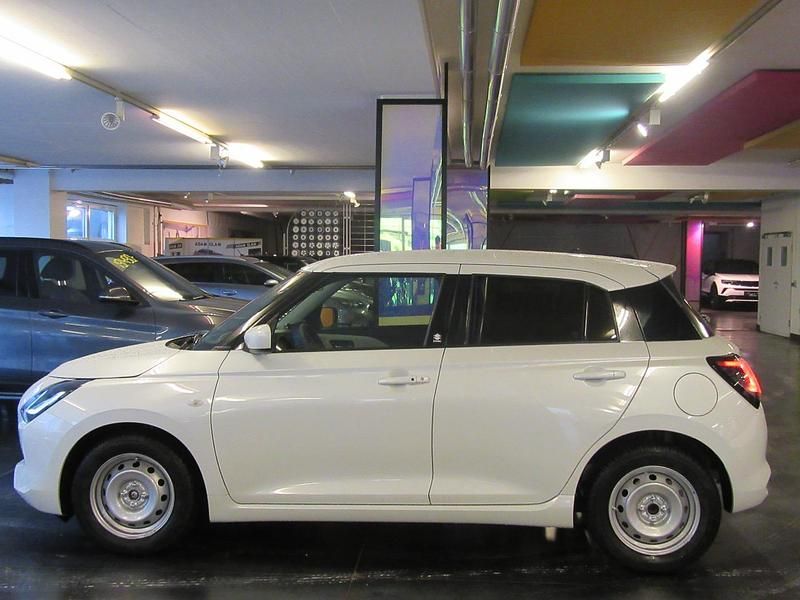Neu Suzuki Swift 82 PS (60 kW) 2025 Pure white pearl Kleinwagen