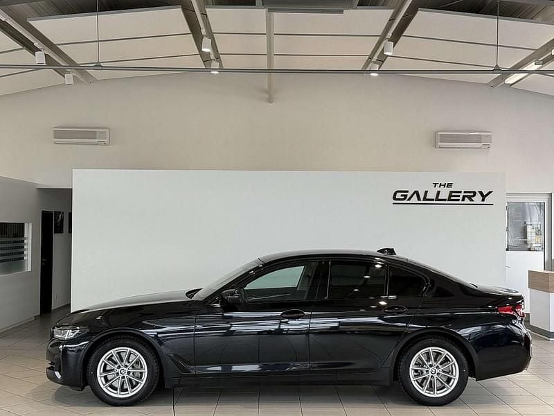 Schwarz Gebraucht 2021 BMW 530 Performance Limousine | € 36.990 (Superpreis) - Bild 1/4