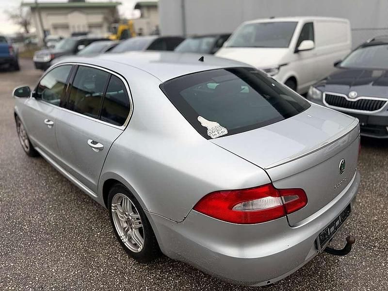 Gebraucht Skoda Superb 105 PS (77 kW) 2009 Silber Limousine