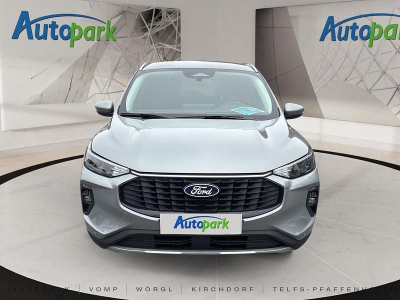 Gebraucht Ford Kuga Titanium 184 PS (135 kW) 2024 Silber SUV