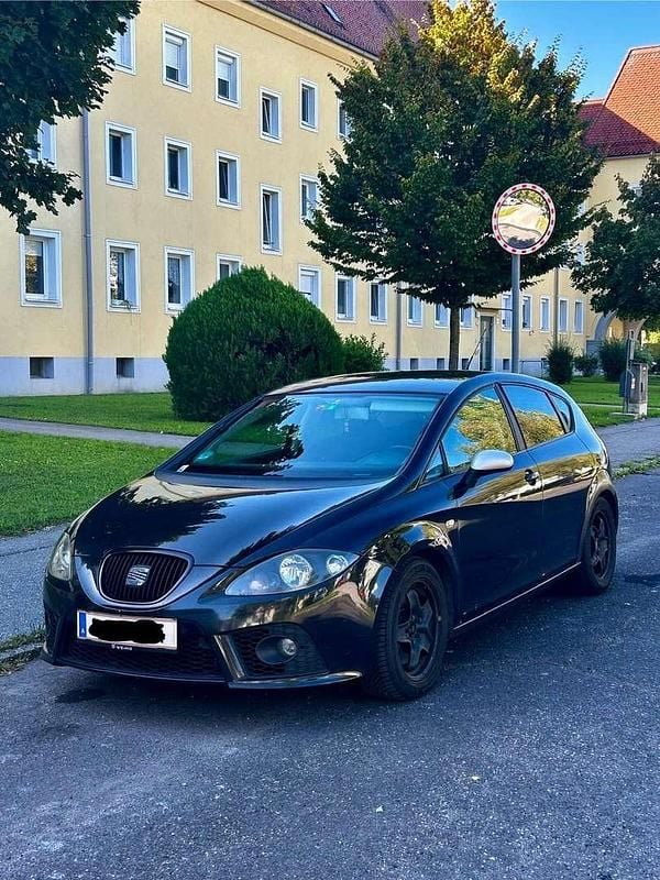 Schwarz Gebraucht 2007 Seat Leon Limousine | € 2.900 (Fairer Preis) - Bild 1/4