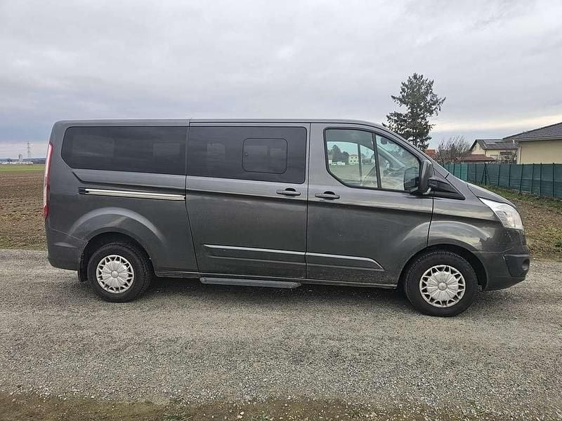 Gebraucht Ford Tourneo Titanium 131 PS (96 kW) 2017 Grau Van / Kleinbus