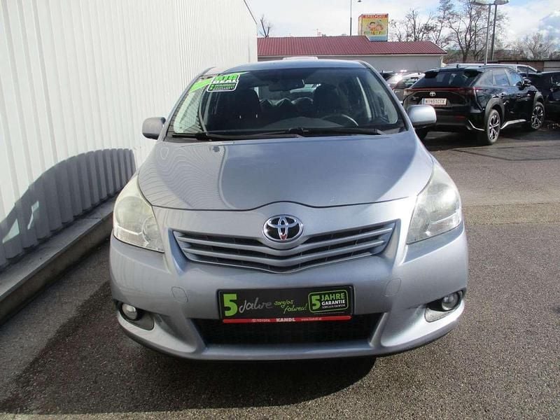 Gebraucht Toyota Verso Comfort 147 PS (108 kW) 2011 Blau Van / Kleinbus