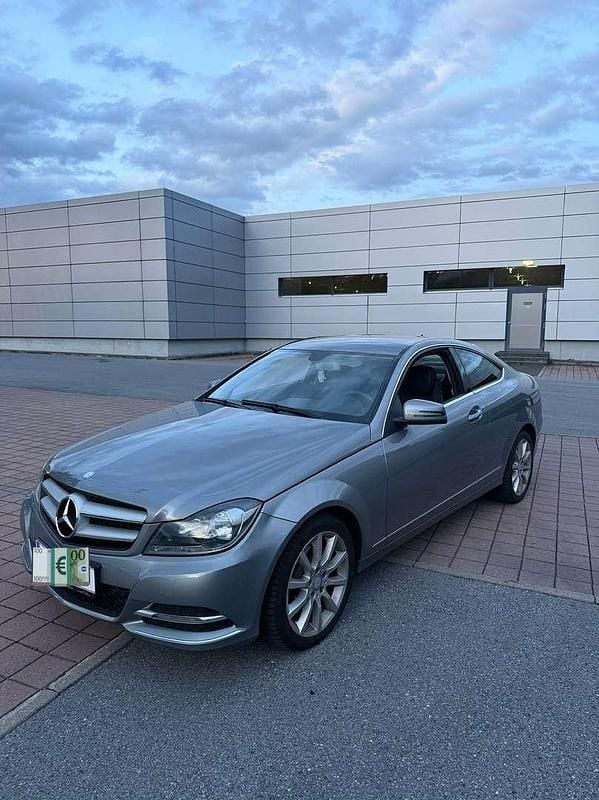 Gebraucht 2012 Mercedes C180 Coupé | € 18.500 - Bild 1/4