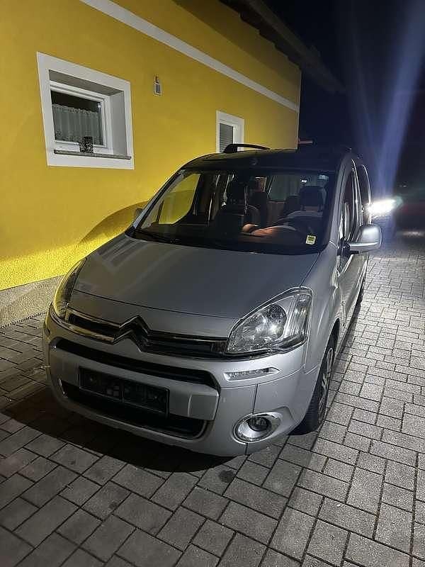 Gebraucht Citroën Berlingo Tendance 92 PS (67 kW) 2013 Grau Van / Kleinbus